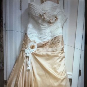 Formal gown/wedding dress